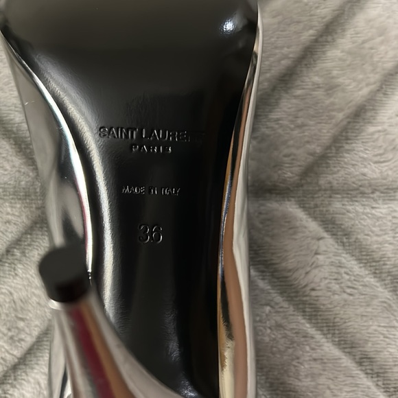 Sliver metallic pumps - Picture 9 of 9